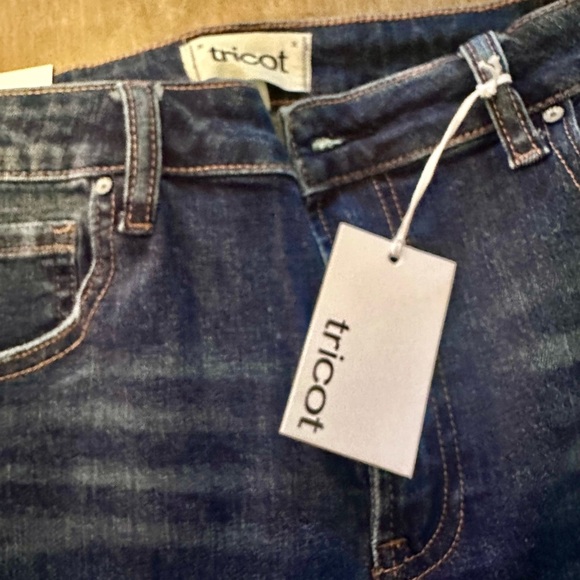 Mid Rise Distressed Ankle Crop Jeans - Picture 12 of 14